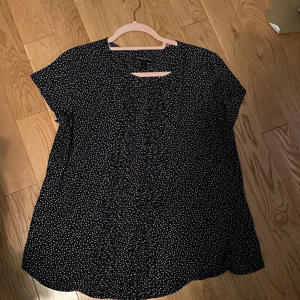 Banana Republic Black and White Blouse 🖤🤍